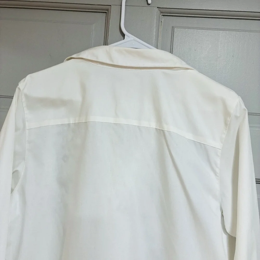 Foxcroft Wrinkle Free White Embroidered Button Shirt Women's Size 12 Classic Fit - Picture 11 of 15